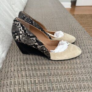 Tahari Color Block Suede Snake Taupe Black Wedge